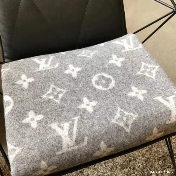 BLANKET GREY CUSTOM LV THROW 0731